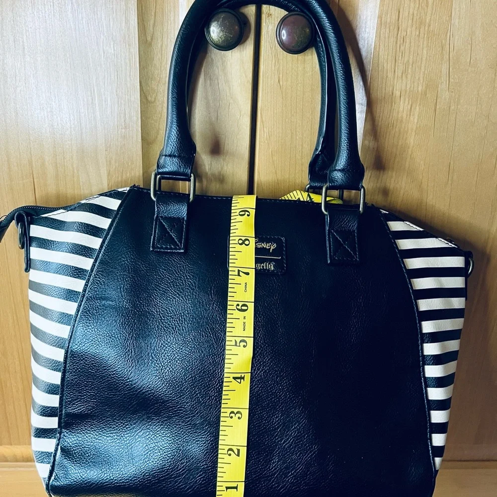 EUC Black / White Striped Loungefly Snow White Poisoned Apple Purse / Wallet - Picture 4 of 15